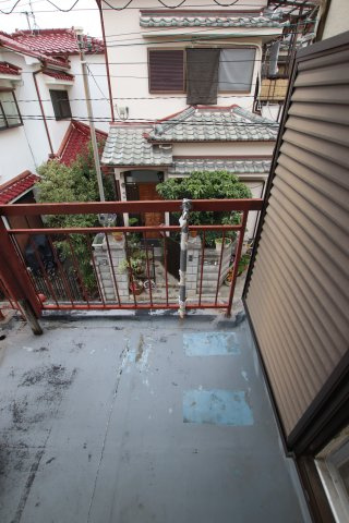 【設備】 | 堺市東区高松貸家 | 室外洗濯機置場
