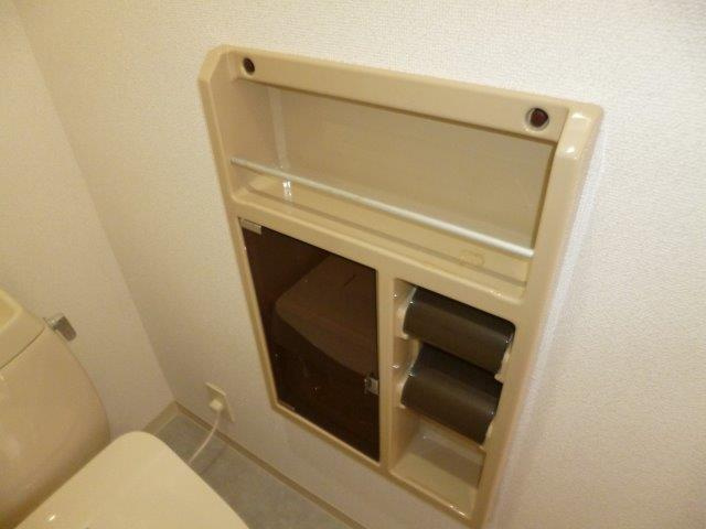 ファミールササキのトイレ|トイレ棚