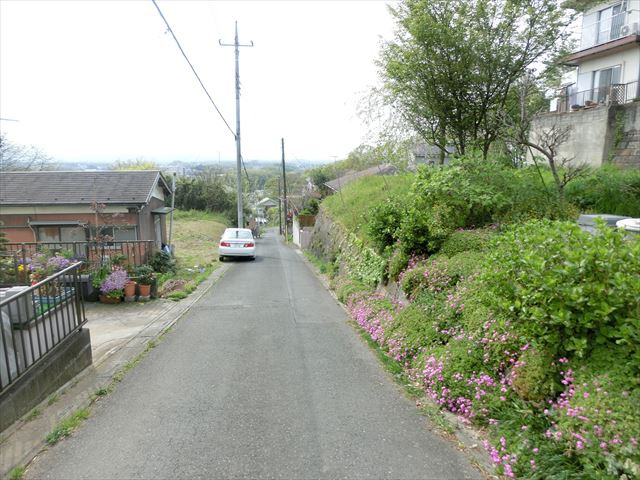 比企郡吉見町長谷　土地１０４坪の前面道路含む現地写真