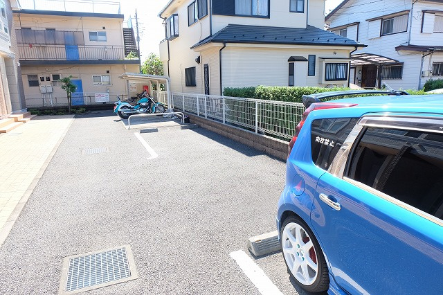 ベルメゾンの駐車場