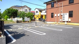 ウィステリアの駐車場