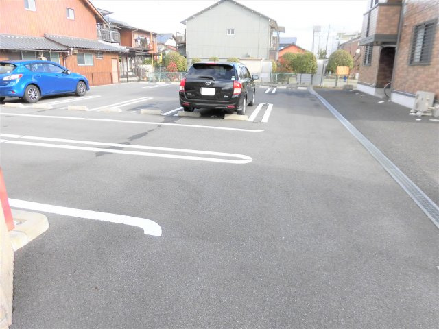 福寿荘の駐車場