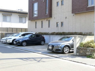 【駐車場】 | いつでも目の届く敷地内に駐車場を完備しています♪荷物がかさばりがちなお買物にも、車があると便利ですよね☆