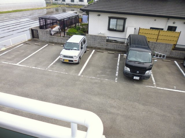 セジュールYの駐車場