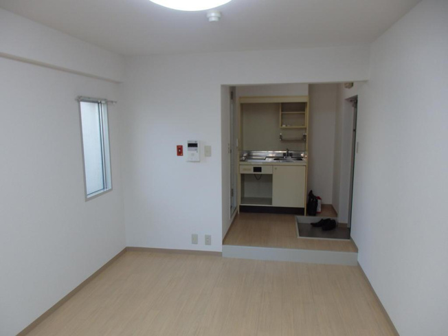 【その他】 | ダイドーメゾン岡本 | 角部屋につき採光窓あります