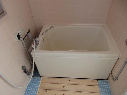 【浴室】 | 多聞コーポラス | 今回新品のお風呂です。気持ちよく使ってください。