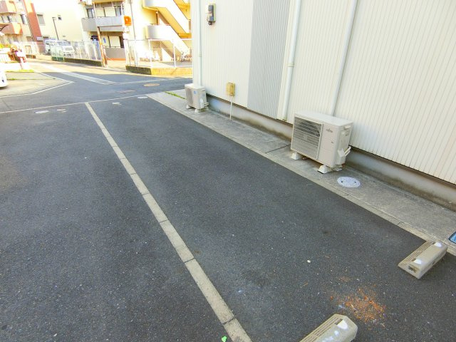 ハッピーキューブ鳴尾の駐車場