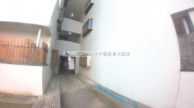 【エントランス】 | ビートル山本北C棟