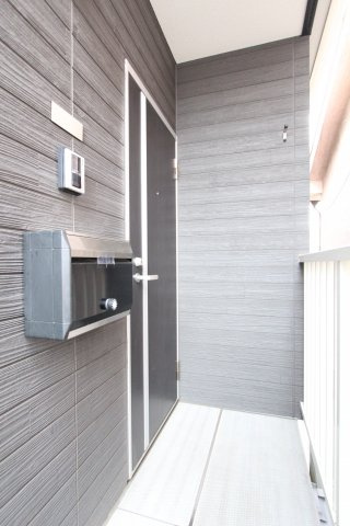 レオパレスMTテラスのエントランス