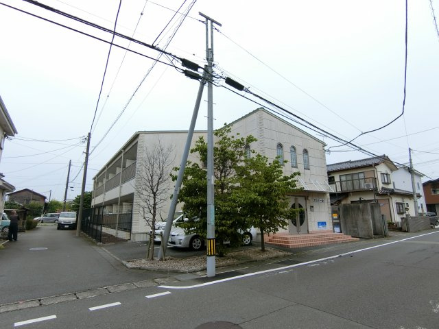 福生市大字熊川の賃貸マンションの外観