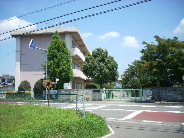 熊谷市箕輪全３区画　土地１２６坪の周辺