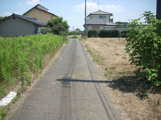 熊谷市箕輪全３区画　土地１２６坪の前面道路含む現地写真