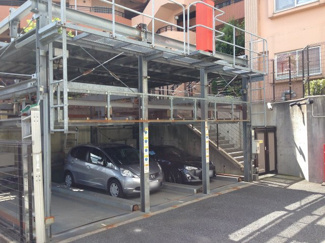 【駐車場】