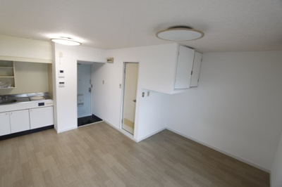 【洋室】 | シャトー真美ヶ丘