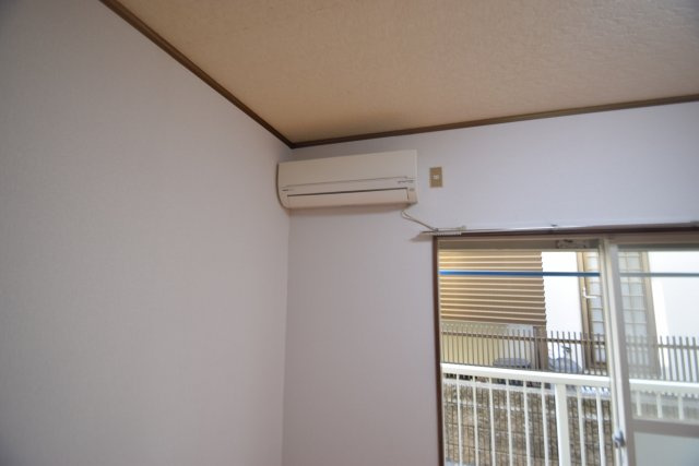 春日山西船ハイツの設備|エアコンがついています