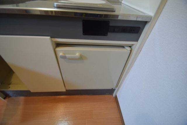 春日山西船ハイツのその他|ミニ冷蔵庫です