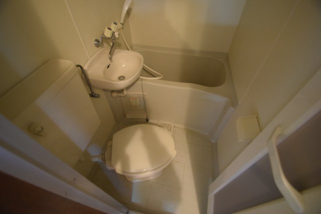 春日山西船ハイツの浴室|お風呂で日々の疲れを落としましょう