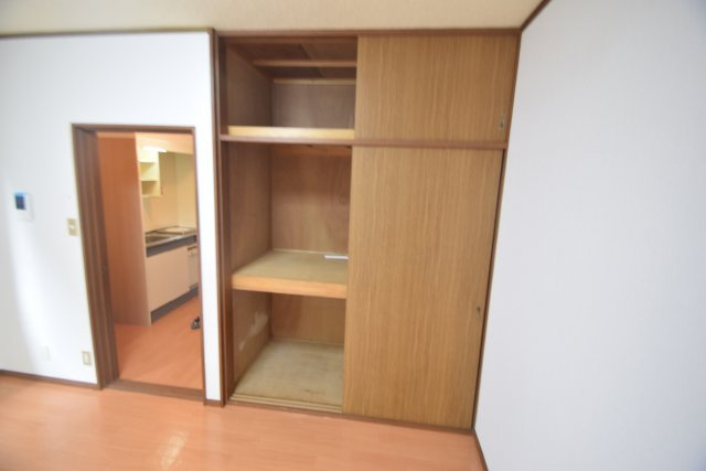 春日山西船ハイツの収納|便利な収納スペースです