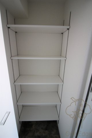 セレニテ福島カルムの玄関