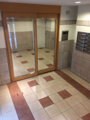 【ロビー】 | リブル高砂 | 清潔なロビーです