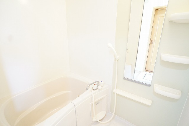 グリシーヌ・パレⅡB棟の浴室