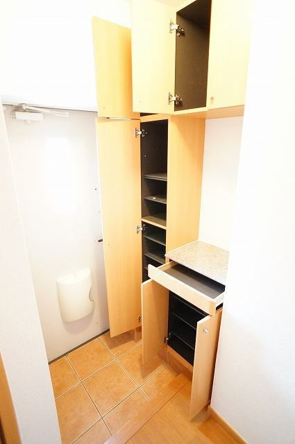 グリシーヌ・パレⅡB棟の玄関