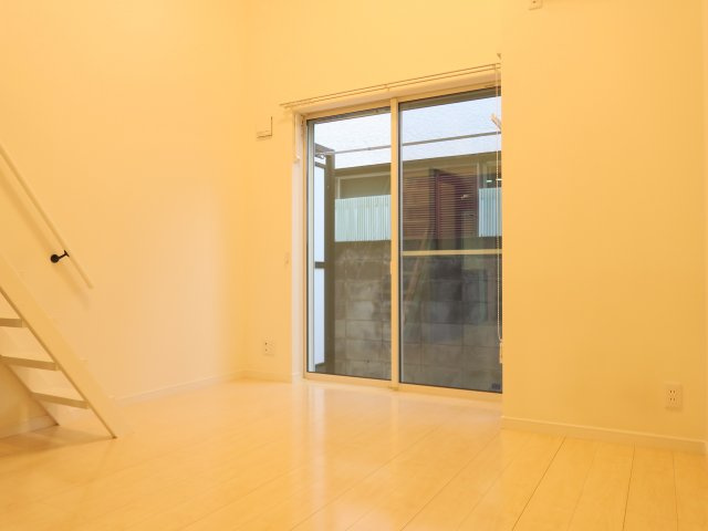 カーサ本八幡の洋室