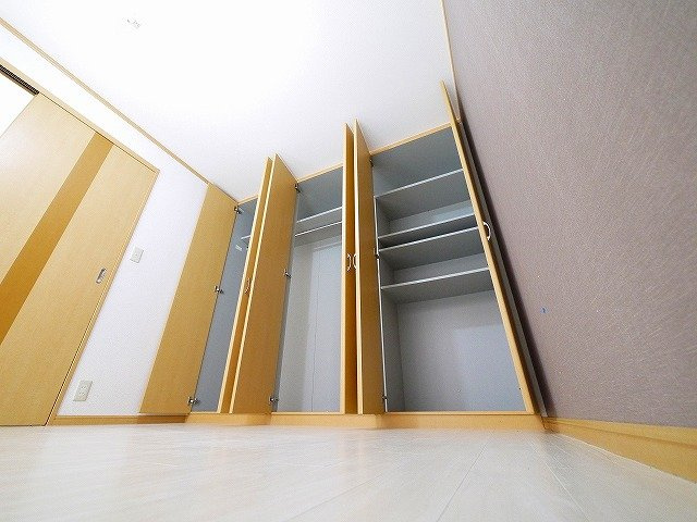 シャインヒルズⅠの収納|衣類の収納にも困らない大きさがあります。