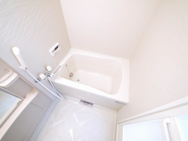 シャインヒルズⅠの浴室|一日の疲れを癒してください。