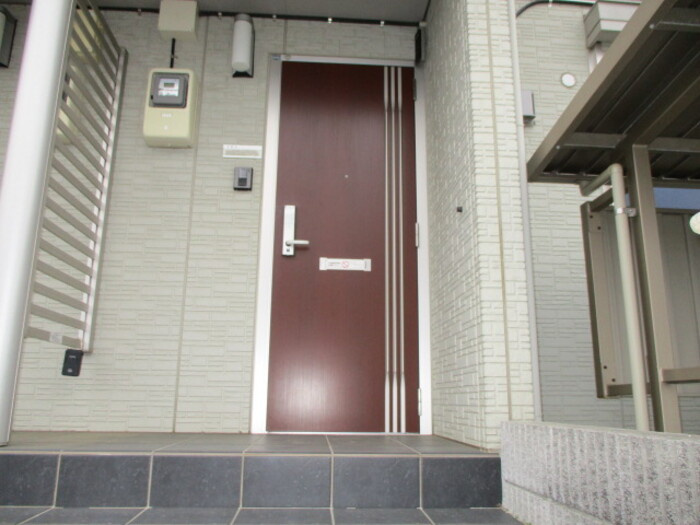 ラ・レアール・パスの玄関