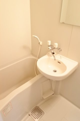 コーポウインズBの浴室