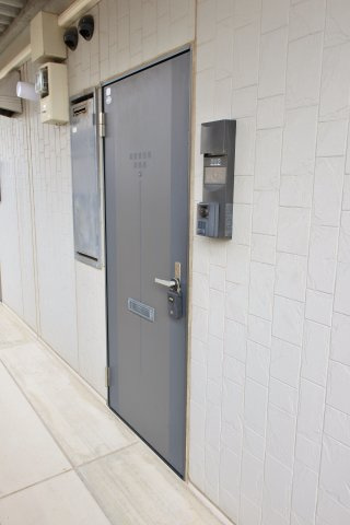 コーポウインズBの玄関