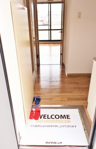 コーポウインズBの玄関