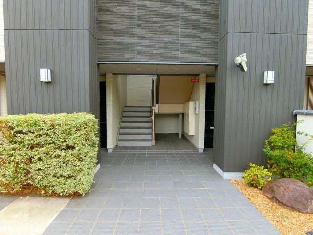 シャーメゾン竹城庵のエントランス