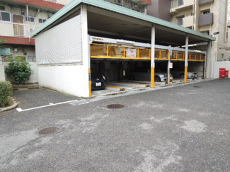 【駐車場】