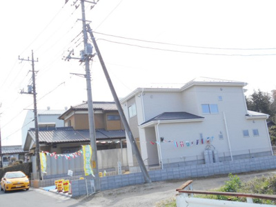 【外観】 | 岩槻区　鹿室　全1棟　1号棟　90坪 | 300平米超シリーズ。90坪。駐車場並列2台。角地。庭広い。陽当り良い。