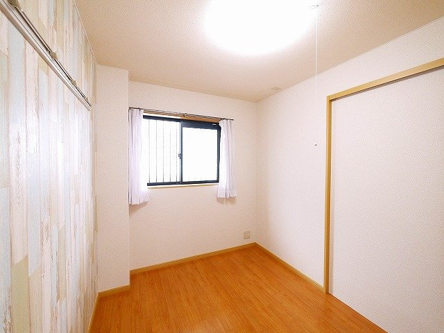 グリーンヒルＴ・Ｙの洋室|ゆったりした洋室です