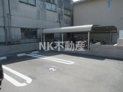 【駐車場】 | メゾン勝（長田賃貸） | 駐車場があるので、車を買う予定の方も安心です