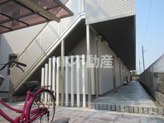 【エントランス】 | 敷地内です
