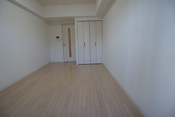 CITYSPIRE神戸元町（旧コスモコート元町）の洋室