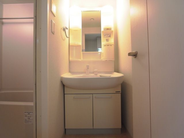 CITYSPIRE神戸元町（旧コスモコート元町）の洗面所