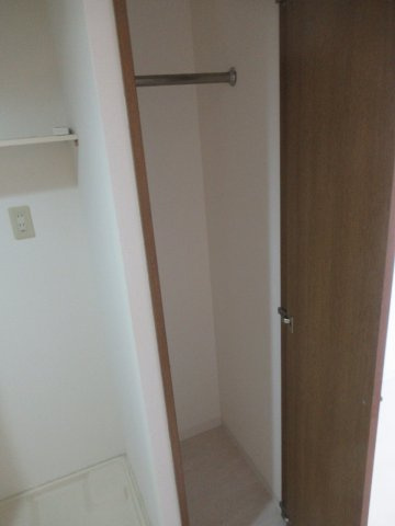 【収納】 | イマザキマンション　エヌ・ワン（長田駅賃貸） | 大きなものも収納できそうです