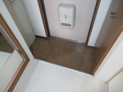 【玄関】 | イマザキマンション　エヌ・ワン（長田駅賃貸） | ゆったりとした玄関です