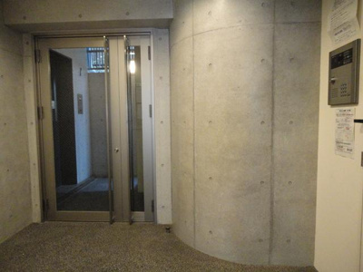 【エントランス】 | パークビュー南青山 | 安心のセキュリティ　オートロック付き
