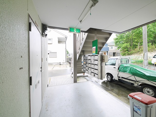 ハイタウンA棟のエントランス