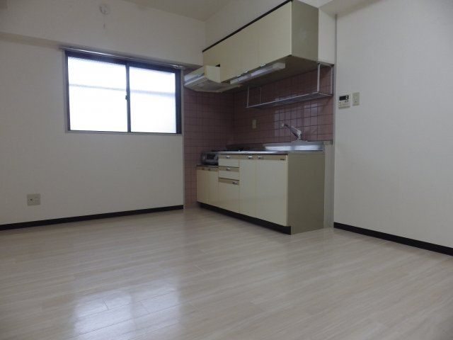 【居間・リビング】 | レスカール鵜の森 | ※同物件別室参考写真