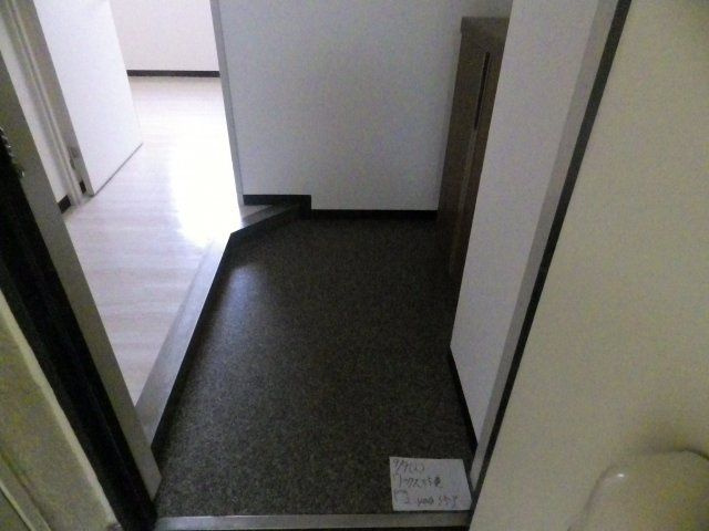 【玄関】 | レスカール鵜の森 | ※同物件別室参考写真