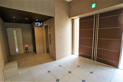 【エントランス】 | オリーブスクエア（布施賃貸） | 落ち着いたエントランスです