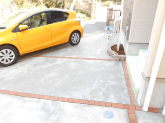 【駐車場】