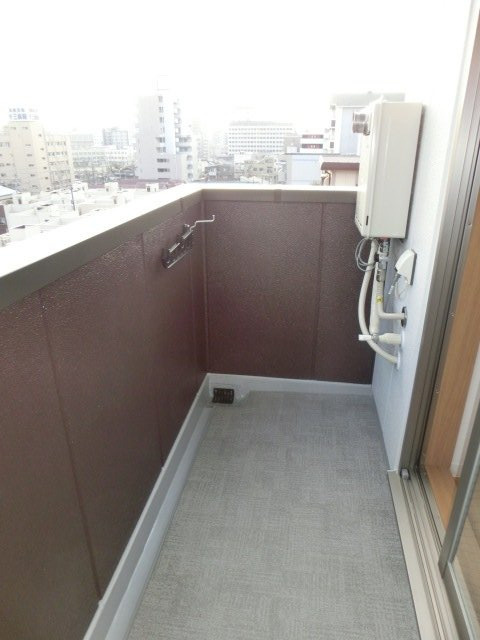Uresidence新大阪のバルコニー